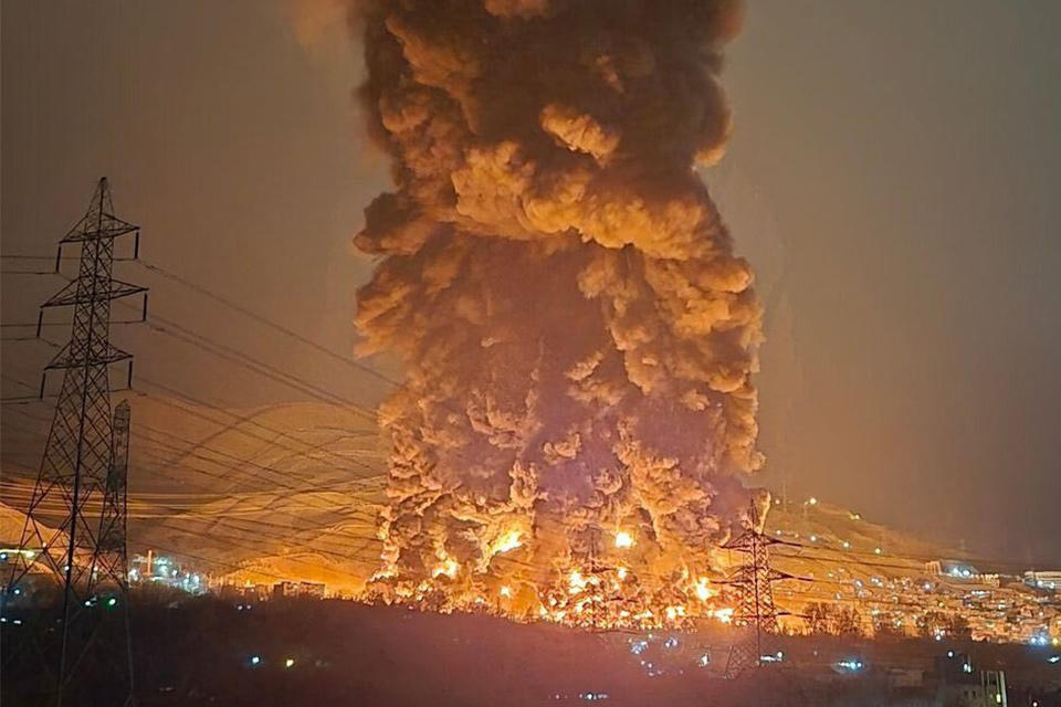 Depo yangını gece